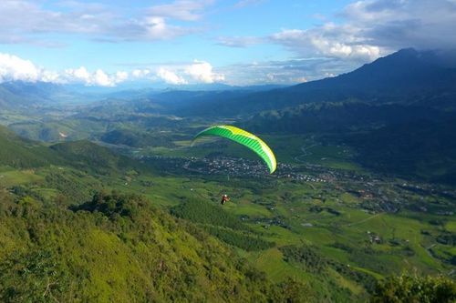Hấp dẫn giải thi đấu dù lượn Quốc tế đầu tiên tại Việt Nam