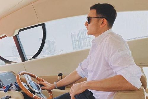 Những lần Văn Lâm, Văn Hậu gây thương nhớ khi diện sơ mi trắng