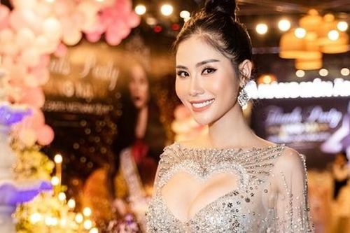 Hoàng Hạnh khoe vòng 1 gợi cảm tại sự kiện