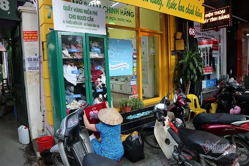 Những chiếc tủ từ thiện làm ấm mùa đông Hà Nội