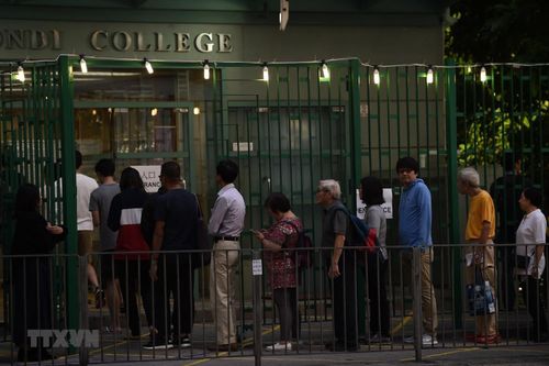 Số người bỏ phiếu bầu cử hội đồng quận tại Hong Kong tăng cao kỷ lục