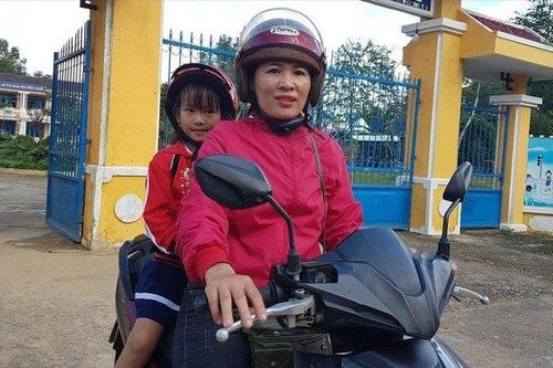Người gieo mầm nhân ái bằng những chuyến xe ôm yêu thương