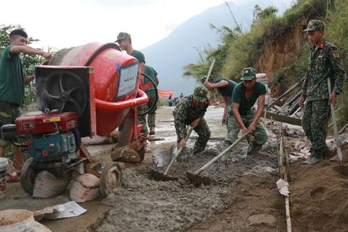 Các anh về bản làng thêm vui