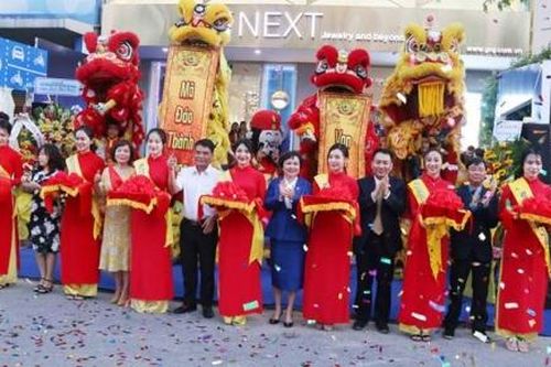 900 nhân viên HD SAISON 'chạy vì trái tim'
