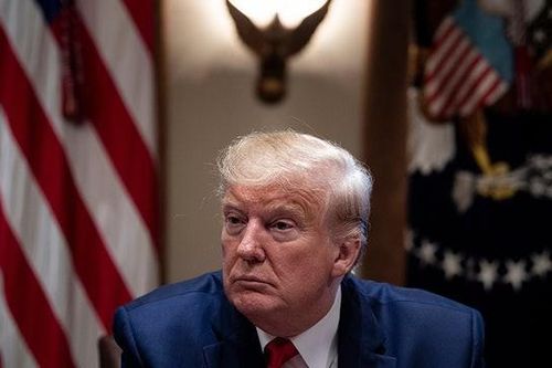 Trump dùng Trại David để lấy phiếu phe Cộng hòa giữa bê bối luận tội