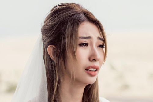 Khổng Tú Quỳnh hát về nỗi đau bị phụ tình