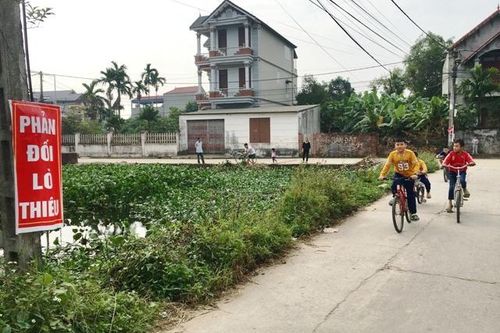 Huyện Mê Linh: Nhiều phụ huynh vẫn bắt con em phải nghỉ học