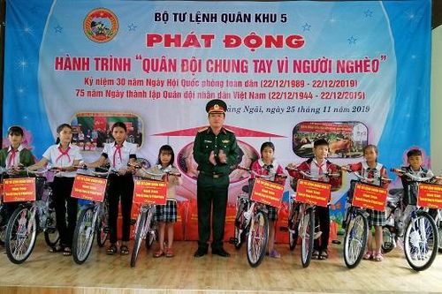 Hơn 8 tỷ đồng chung tay vì người nghèo ở 11 tỉnh, thành phố