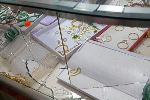 Long An: Cướp tiệm vàng giữa ban ngày