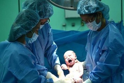Sản phụ suýt mất con khi đòi 'sinh thuận tự nhiên'