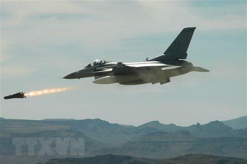 Thổ Nhĩ Kỳ dùng máy bay F-16 để kiểm tra hệ thống phòng không S-400