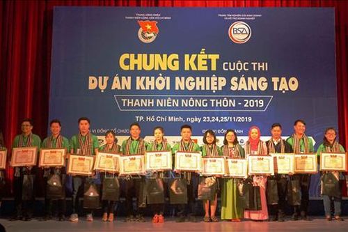 Giải Nhất cuộc thi khởi nghiệp sáng tạo thanh niên nông thôn thuộc về dự án 'Bột rau sấy lạnh'