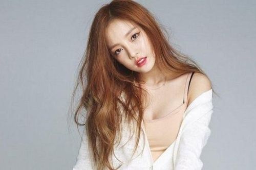 Trước khi qua đời, Goo Hara đã khiến bao trái tim xao xuyến vì style búp bê trong trẻo thơ ngây