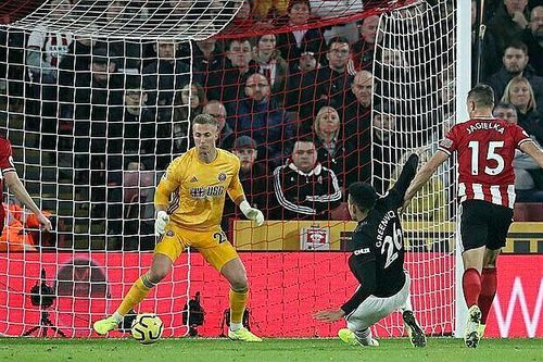 Man Utd hòa 3-3 trên sân Sheffield