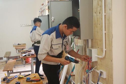 Giải quyết khó khăn trong sắp xếp cơ sở giáo dục nghề nghiệp