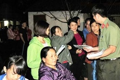 Đưa thông tin pháp luật đến với người dân