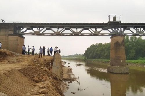Đề nghị làm 2 hầm chui và đường gom dọc tuyến đường sắt Đông Anh - Quán Triều