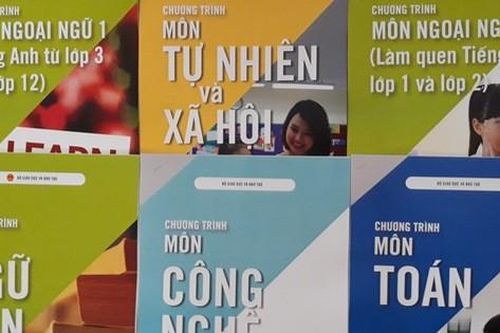 Phê duyệt 32 sách giáo khoa lớp 1, có thực sự xóa được 'độc quyền'?