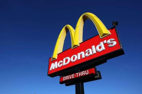 McDonald bị phạt 26 triệu USD vì ăn chặn tiền của 38.000 nhân viên