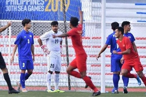 Thua Indonesia, CĐV Thái Lan chê cầu thủ đội nhà trình độ kém, 90% bị loại