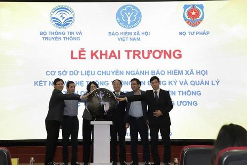Liên thông dữ liệu hộ tịch và cấp thẻ BHYT cho trẻ em