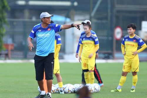 Bóng đá nữ Việt Nam sẵn sàng quyết chiến 'đại kình địch' Thái Lan