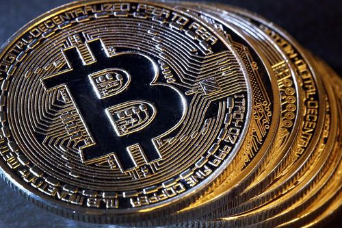 Vì sao giá Bitcoin 'bốc hơi' 3.000 USD trong 1 tháng?