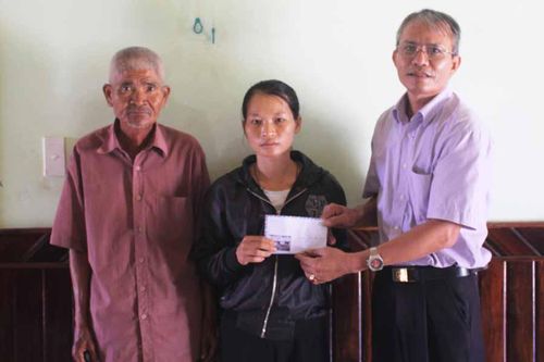 Trao hơn 60 triệu đồng cho nhân vật chuyên mục 'Kết nối & sẻ chia'