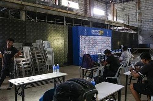 Báo chí quốc tế thi nhau 'bóc phốt' chủ nhà SEA Games 30