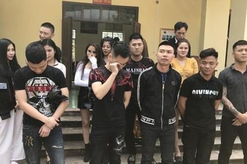 Phát hiện 2 nhóm nam nữ thuê biệt thự tổ chức 'tiệc' ma túy