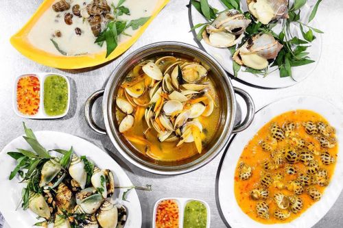 Phố ốc nổi tiếng ở TP.HCM