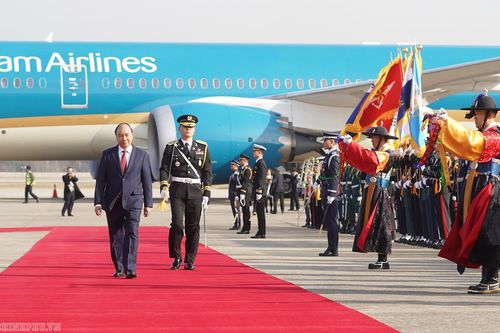 Lễ đón chính thức Thủ tướng Nguyễn Xuân Phúc tại Thủ đô Seoul, Hàn Quốc