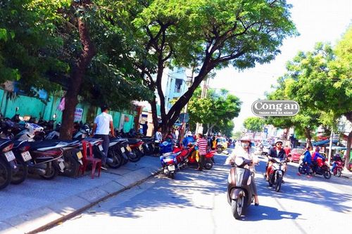 Cần lập lại trật tự trước cổng bệnh viện