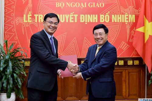 Bộ Ngoại giao trao quyết định bổ nhiệm Trợ lý Bộ trưởng cho ông Phạm Quang Hiệu