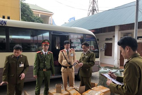Lạng Sơn: Thu giữ gần 7.000 lọ sơn móng tay nhập lậu