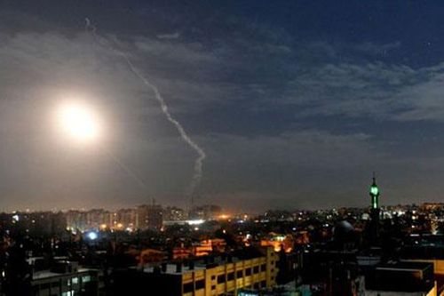 Israel khoe chiến tích nã bom đạn suốt đêm, Syria dội ngay 'gáo nước lạnh'