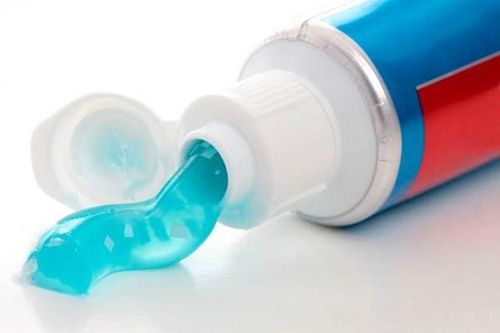 Thu hồi kem đánh răng trà xanh Select