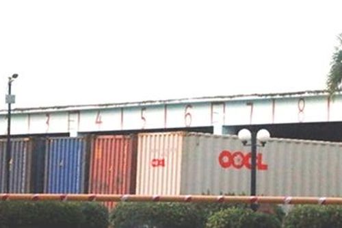 Xung quanh 'Nghi vấn 9 xe container rác thải lọt qua hải quan' Bình Dương