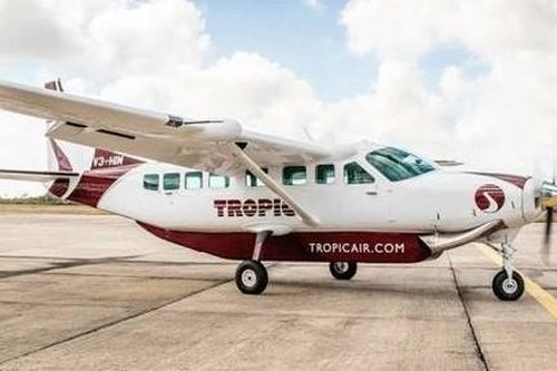 Nhóm vũ trang khống chế phi công, cướp hàng trên máy bay
