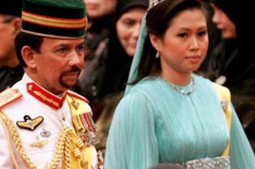 Điều ít biết về 3 bà vợ của Quốc vương Brunei - người sở hữu khối tài sản khổng lồ cùng tòa nhà dát vàng lóa mắt