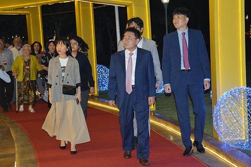 Đông đảo nghệ sĩ hội tụ tại bế mạc Liên hoan phim Việt Nam lần thứ XXI