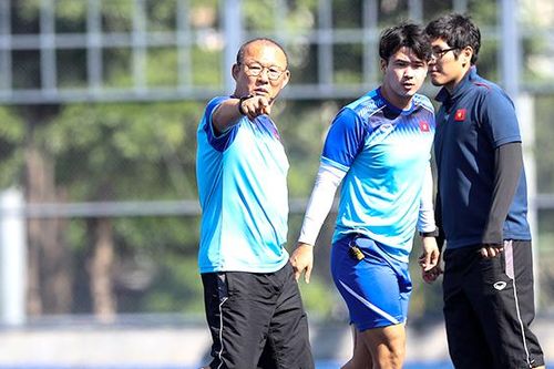 U22 Việt Nam đá với Lào...