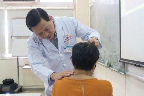 Phẫu thuật thành công khối u vùng cổ nặng 3 kg cho nữ bệnh nhân