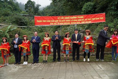 VNPT tài trợ đường truyền kết nối trạm cảnh báo sớm trượt lở tại Lào Cai