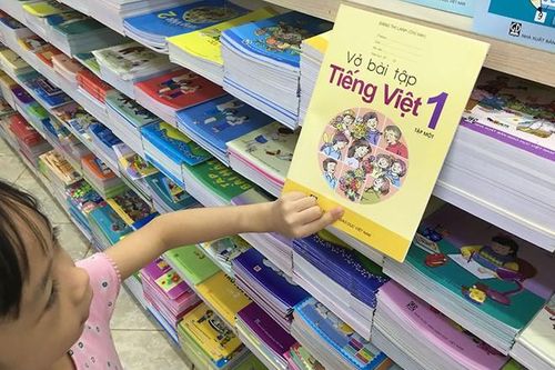 Cơ sở giáo dục có thẩm quyền chọn SGK lớp 1: Ai nên được chọn?