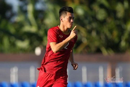 U22 Việt Nam thắng to Lào: Tiến Linh số 1, điểm trừ hàng thủ