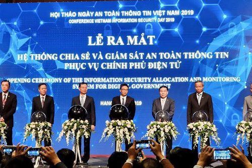 Khai trương 'Hệ thống chia sẻ và giám sát thông tin phục vụ Chính phủ điện tử'