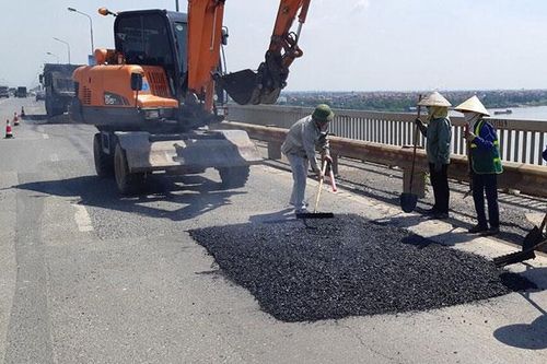 Áp dụng công nghệ Mỹ sửa chữa mặt cầu Thăng Long