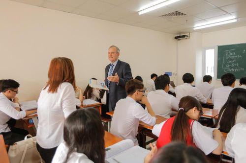Có thể học ngành Kinh doanh quốc tế nếu như bạn chưa giỏi tiếng Anh?
