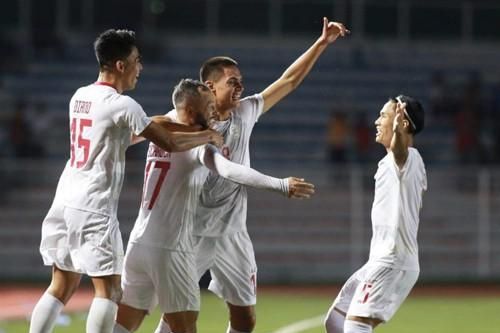 Hạ Malaysia, chủ nhà Philippines thắp lại hy vọng